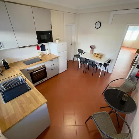 Lägenhet Biscoitos-upstudio